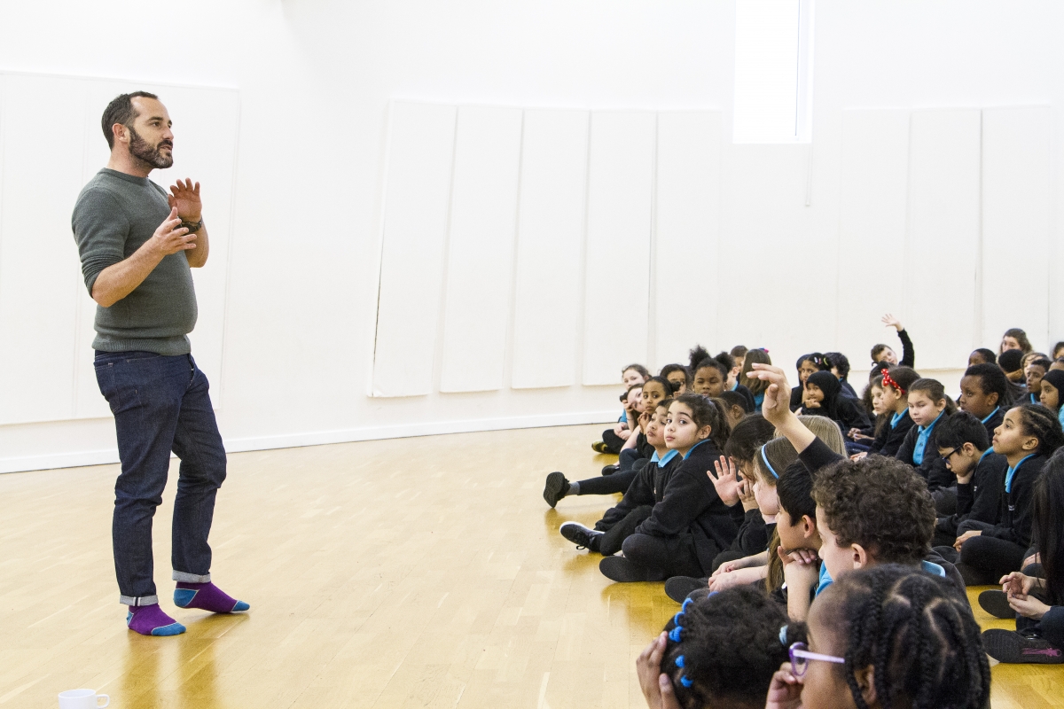Will teaching a group of school children about meditation. Image courtesy of Will Williams.