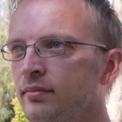 Profile picture for user Thomas Schubert